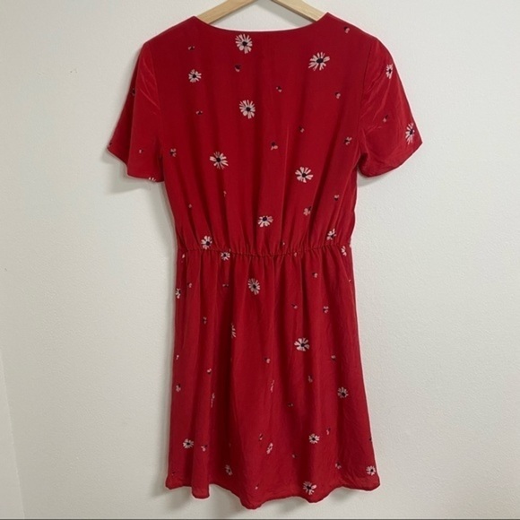 Madewell Red Tie-front Silk floral casual dress - Picture 5 of 9